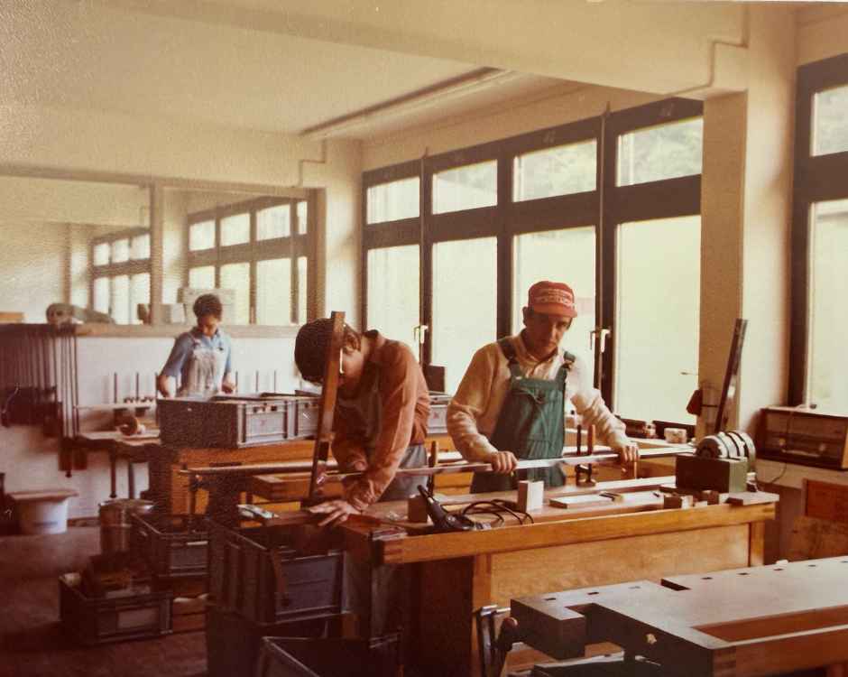 1976