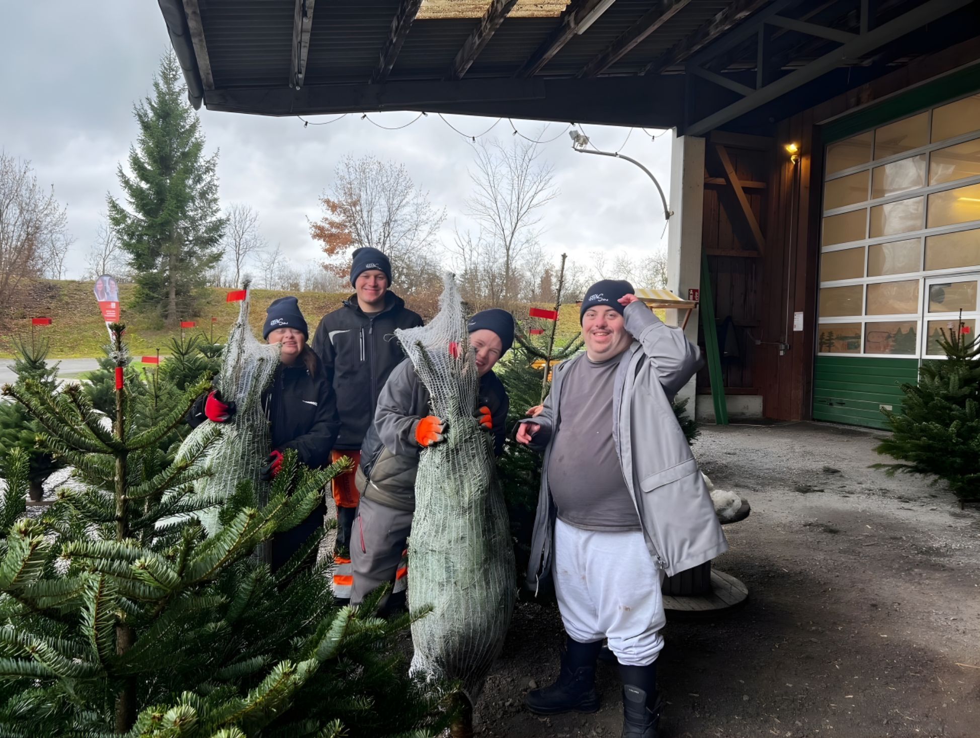 Christbaumverkauf und Weihnachtsmarkt am Gutshof Heidensand