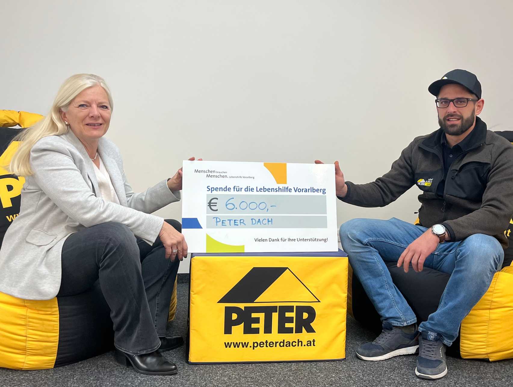 PETER Dach unterstützt Lebenshilfe Vorarlberg mit großzügiger Spende von 6.000 Euro