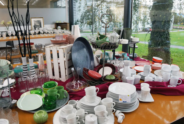 Bild: Geschirr-Sets gehören zum Brockenhaus-Sortiment.